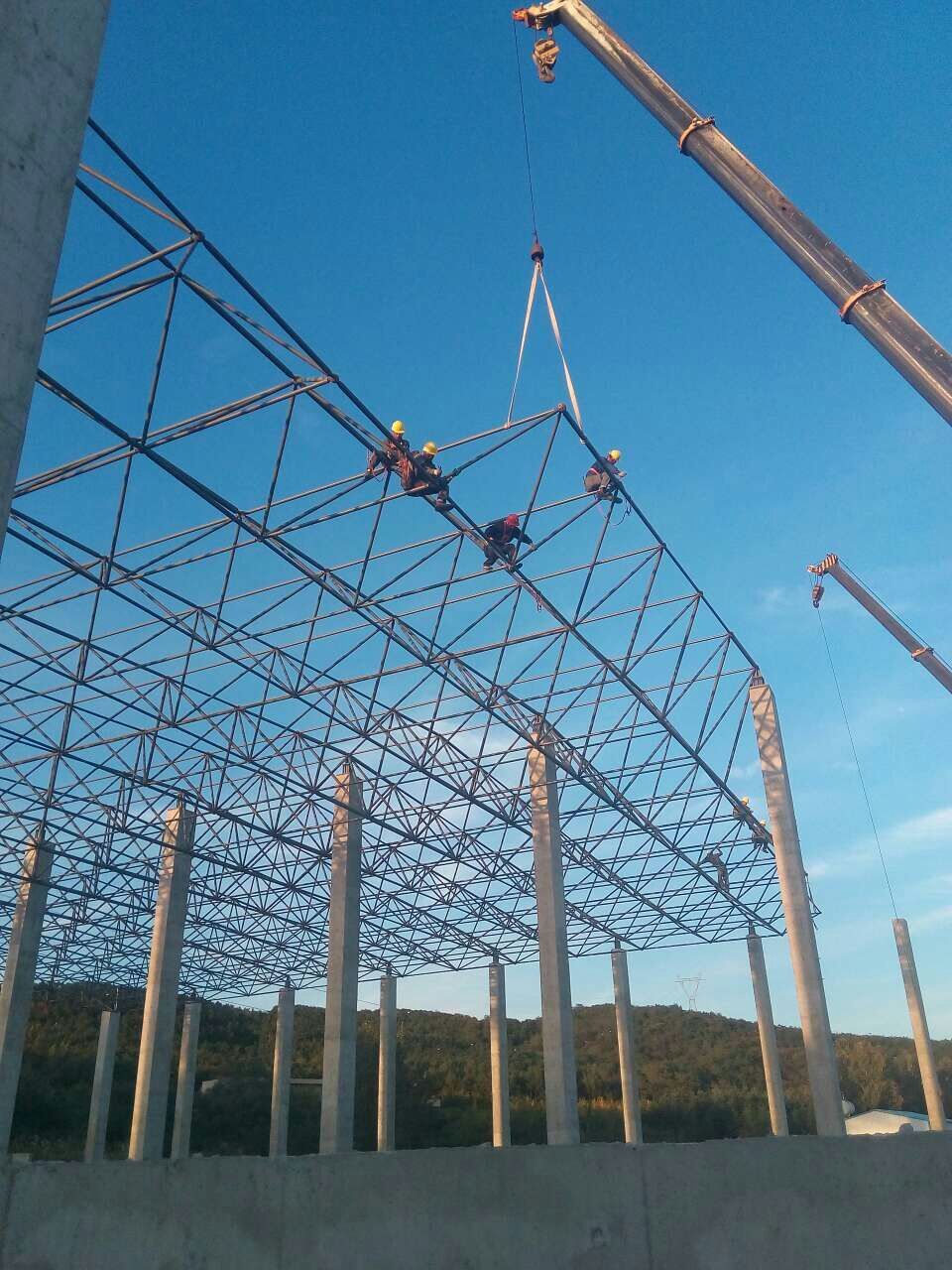 青岛汪清物流园网架